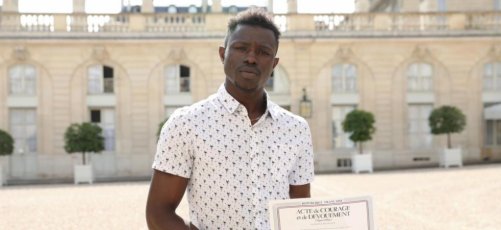 661-leparisien-actu-articles-d36-3e8-0b8523c468aadaf1d937a7d6a2-mobilisation-politique-de-tous-bords-pour-mamoudou-gassama-le-heros-du-xviiie|7739433_07920034-6259-11e8-a665-72079dc6bc11